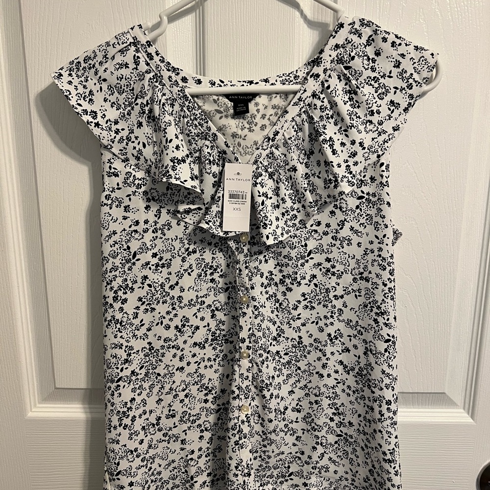 Ann Taylor black & white floral blouse